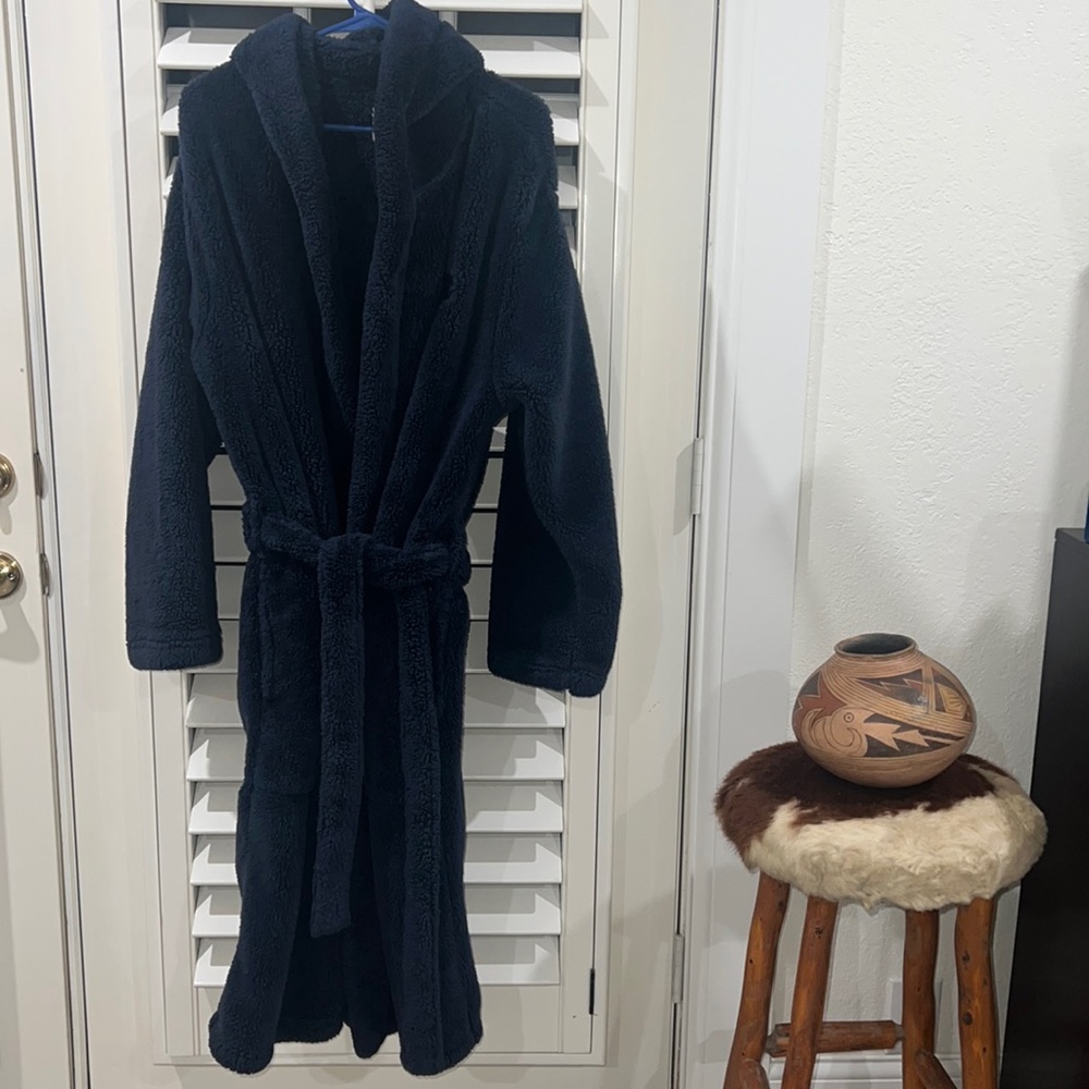 Ugg Plush robe in navy size m/l